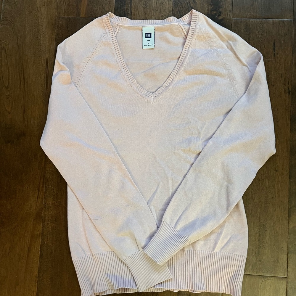 GAP Pink V-Neck Sweater Classic Knit
